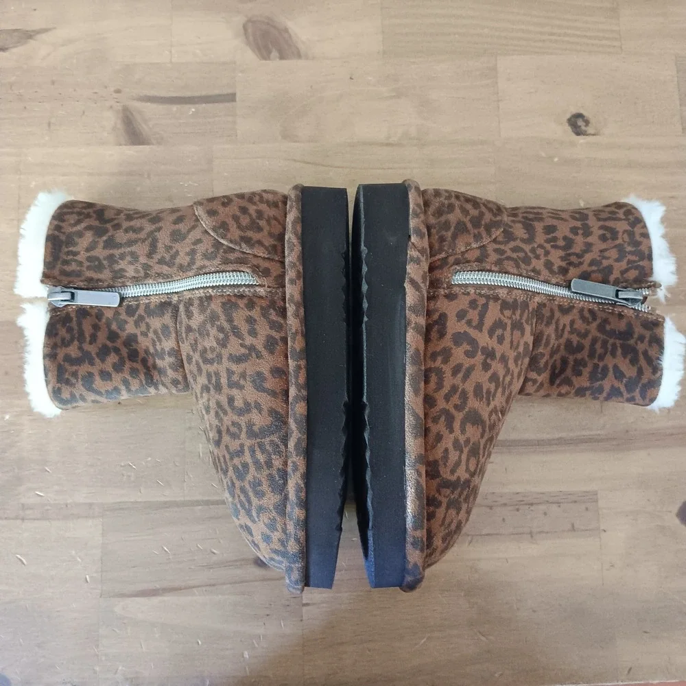 Steve Madden Oakley Boots Kids Size 10 Leopard Faux Fur Zip Ankle Boot NWB